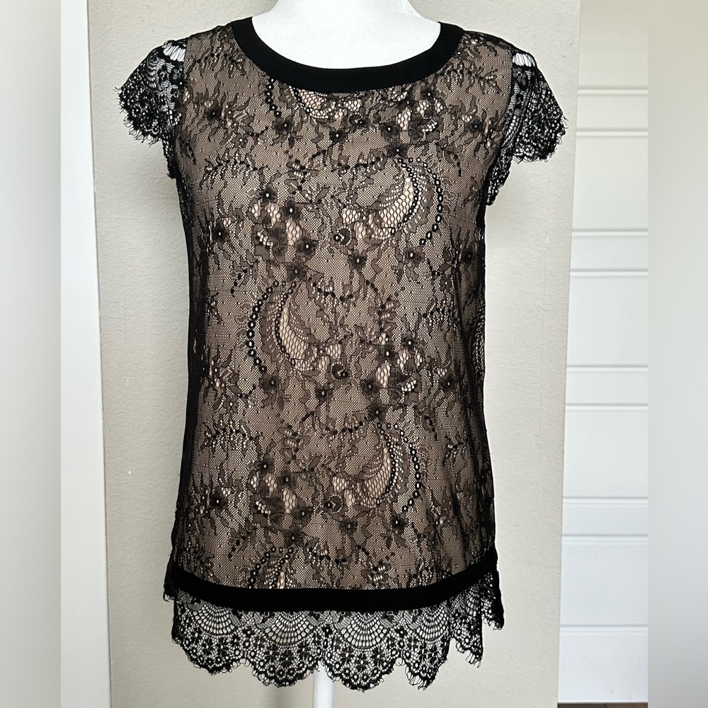 Alex & Alex black lace cap sleeve top size XS